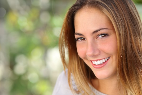 How Professional Teeth Whitening Can Improve Your Smile